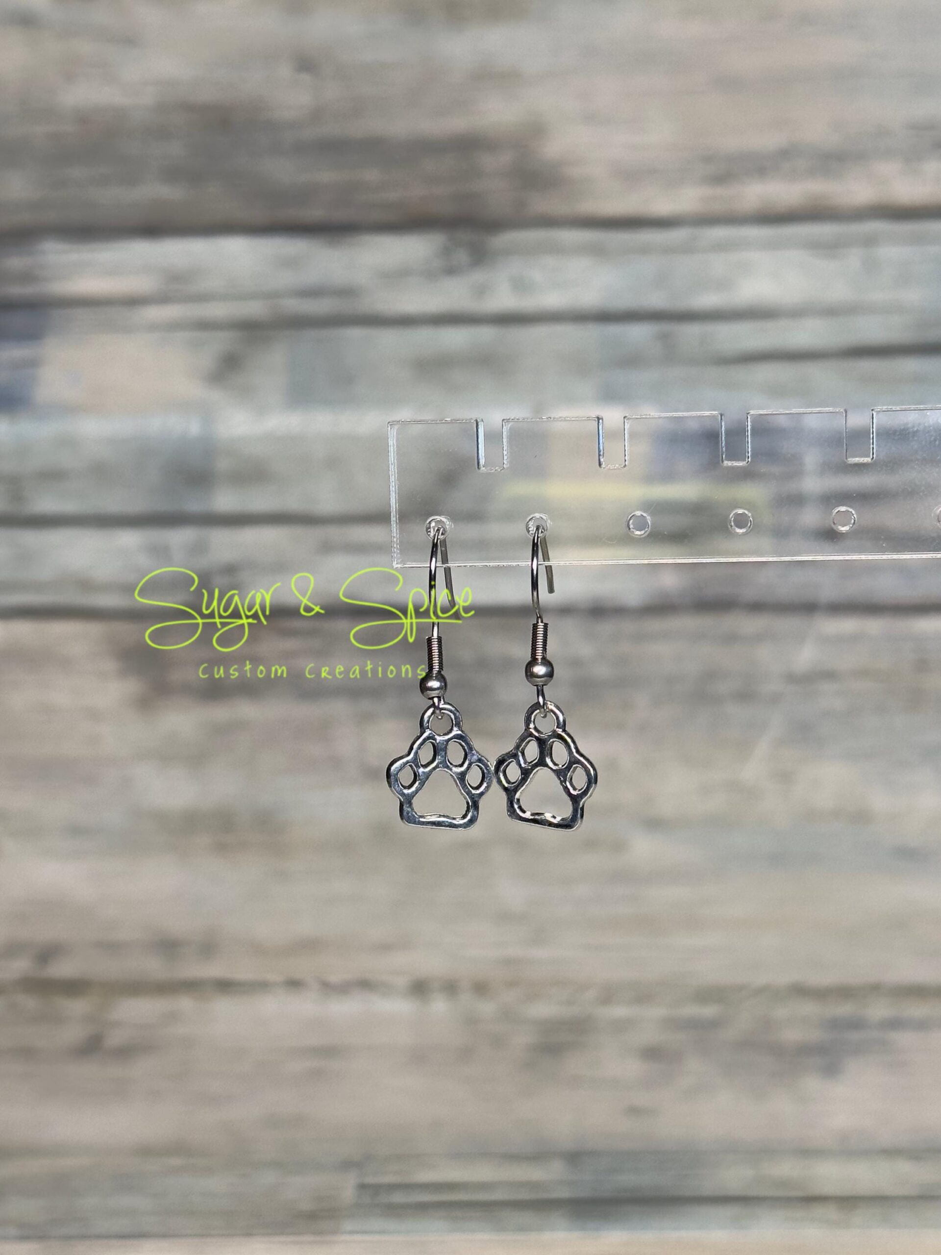 Hollow Paw Print Earrings - Image 4