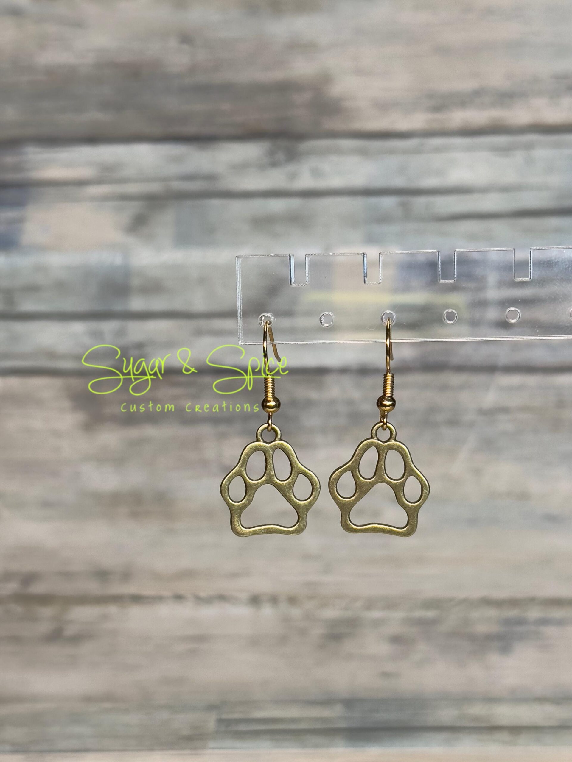 Hollow Paw Print Earrings - Image 3