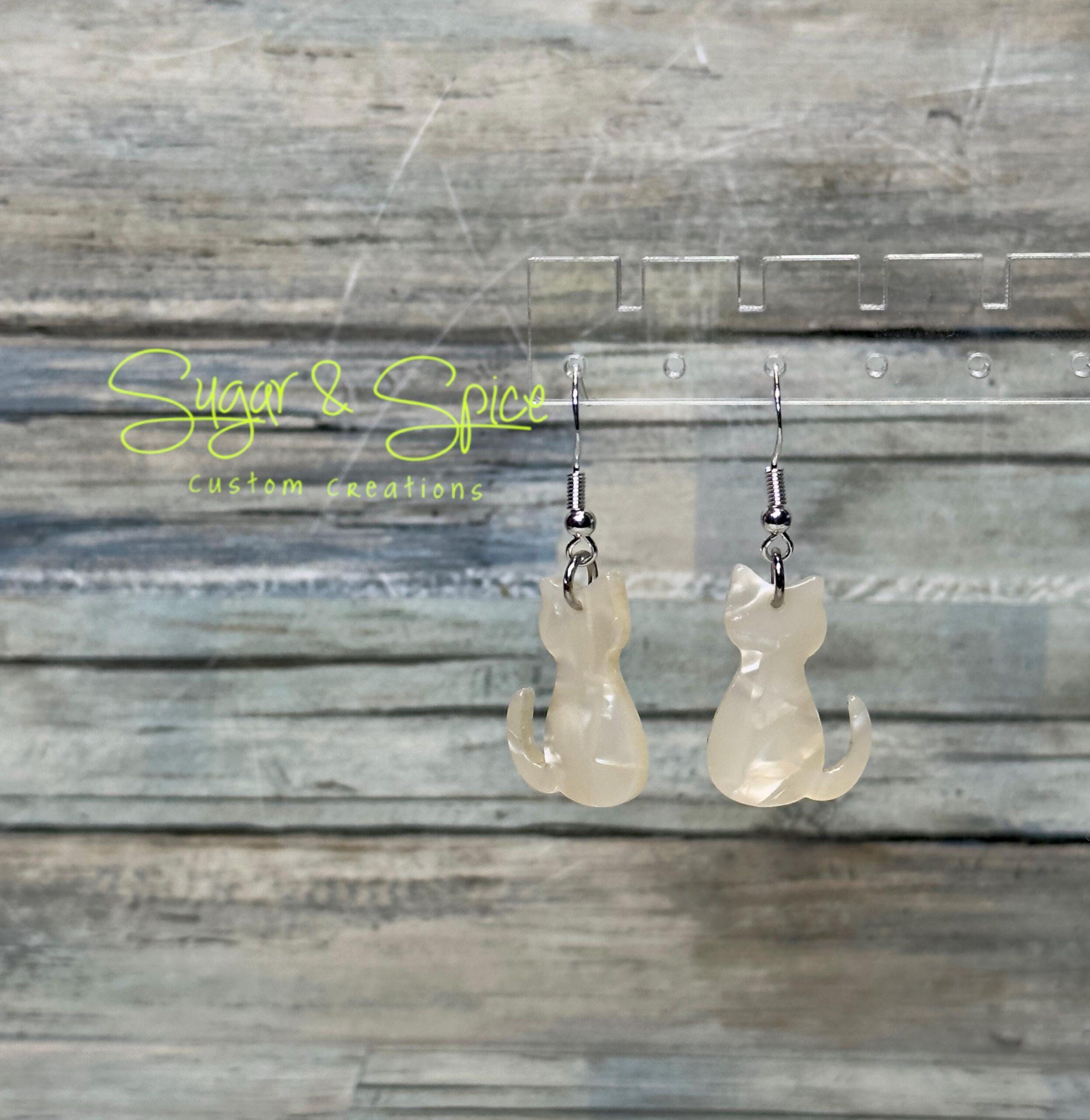 Resin Cat Earrings - Image 3