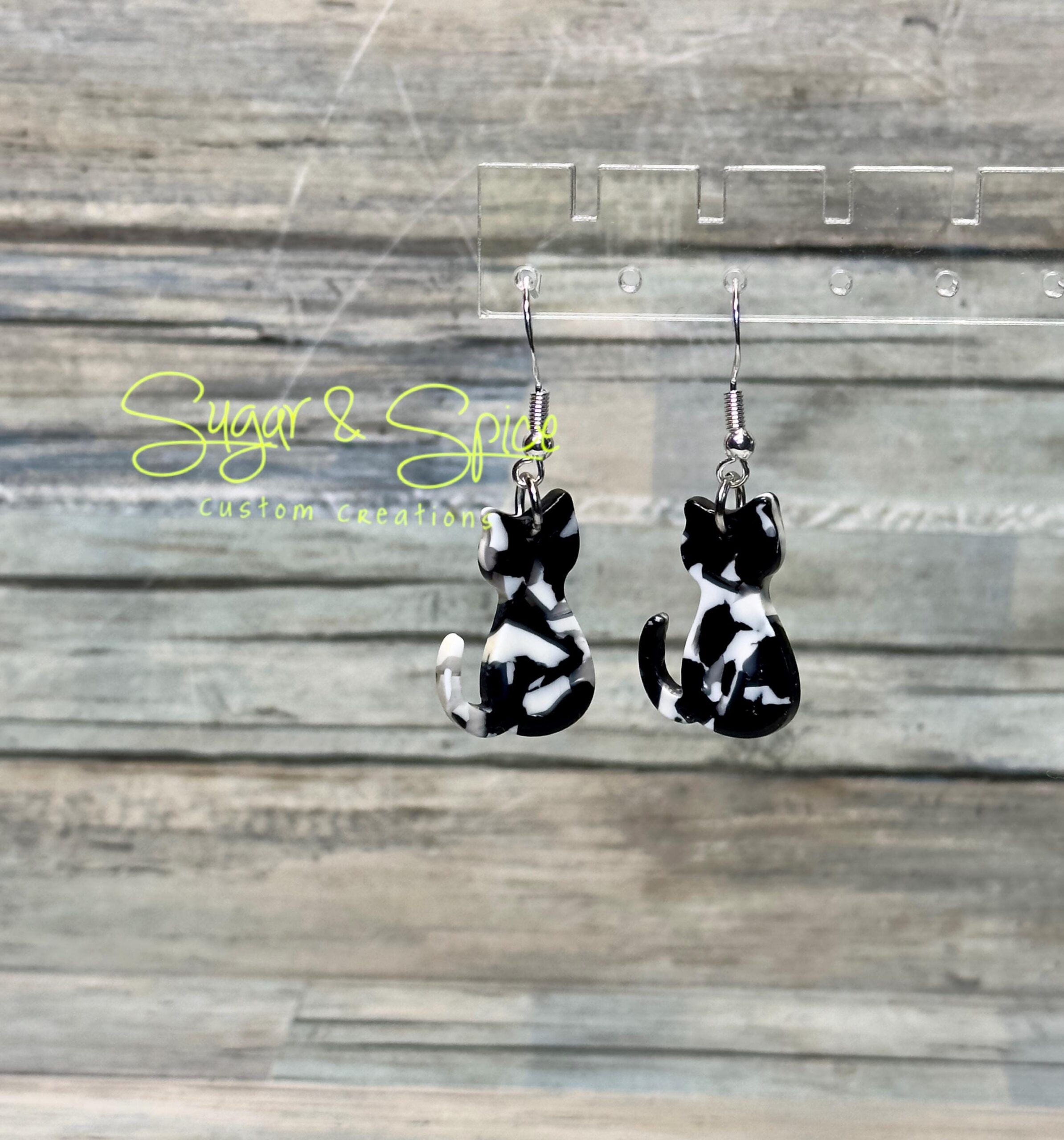 Resin Cat Earrings - Image 5